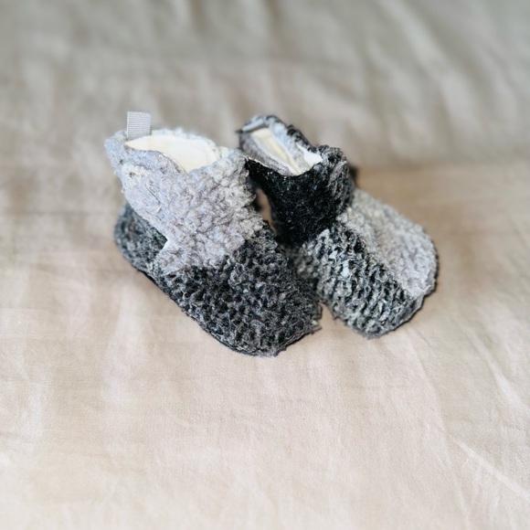 Baby Buffalo Plaid Fuzzy Booties with Velcro - Picture 1 of 7
